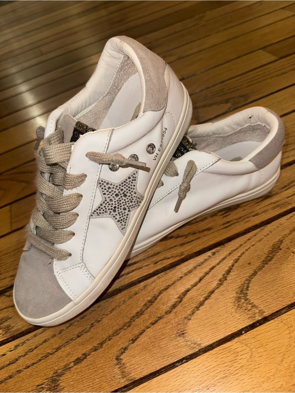 Vintage Havana White Sneakers with Light Gray Star and Suede Accents